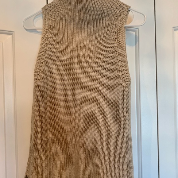 Madewell Mock Neck sweater tank - Picture 2 of 3